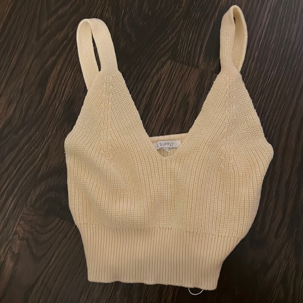 Knit women’s tank top size small